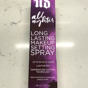 Urban Decay All Nighter makeup setting spray